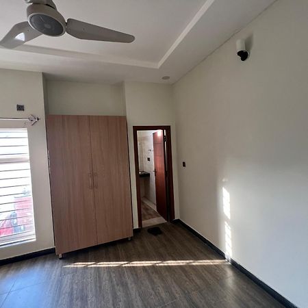 Deluxe King Room In Silverscape Residence Равалпинди Екстериор снимка