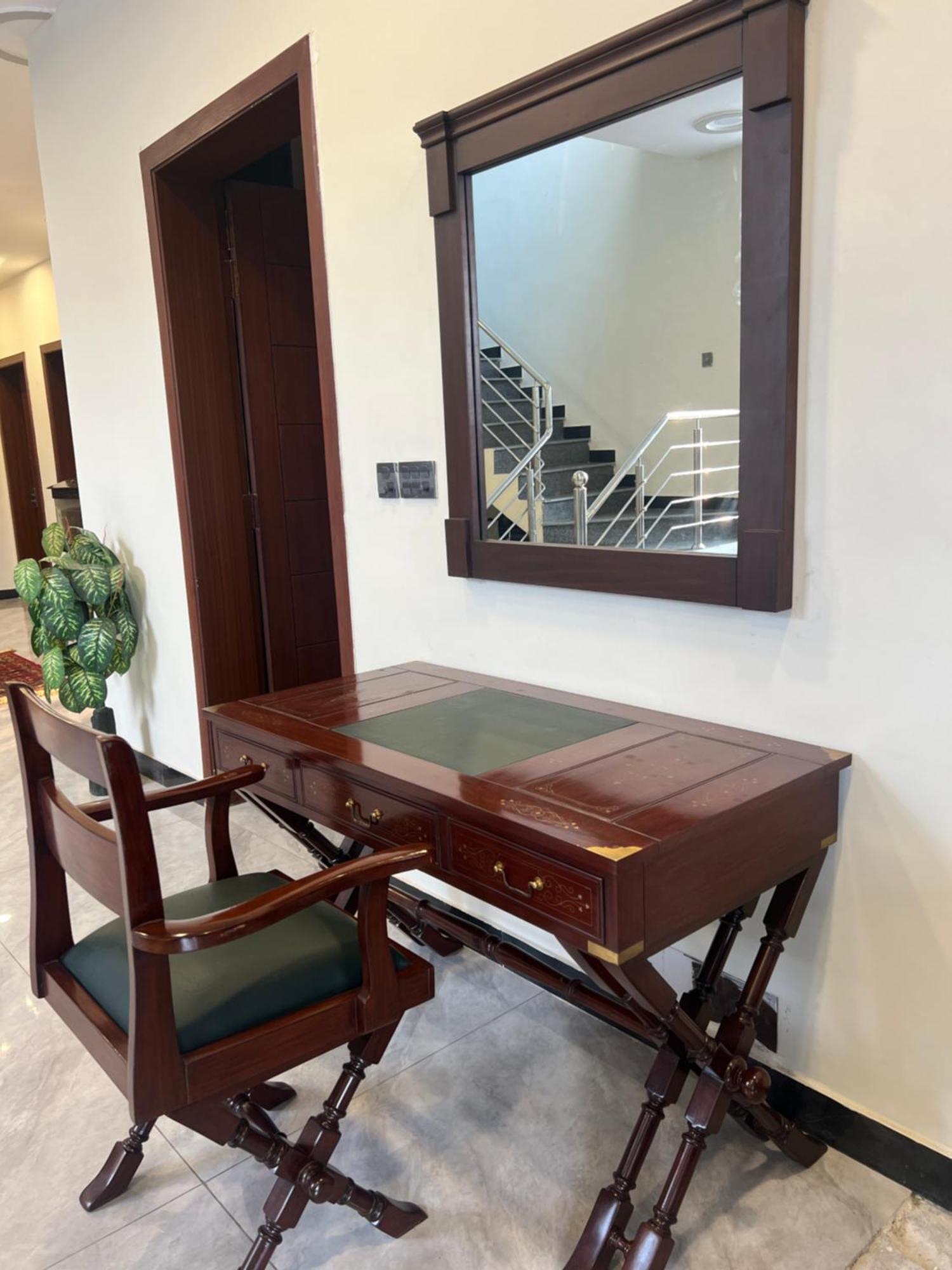 Deluxe King Room In Silverscape Residence Равалпинди Екстериор снимка