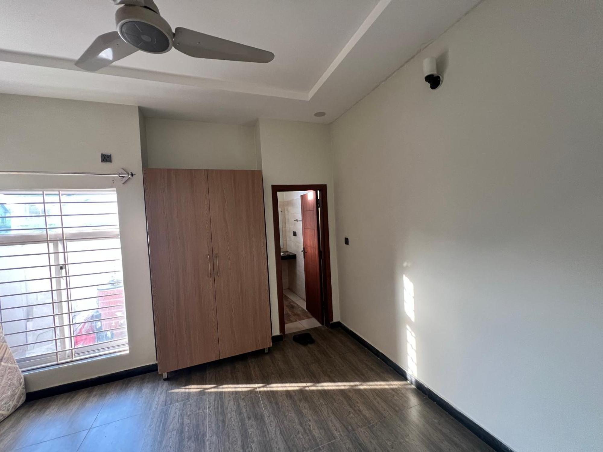 Deluxe King Room In Silverscape Residence Равалпинди Екстериор снимка